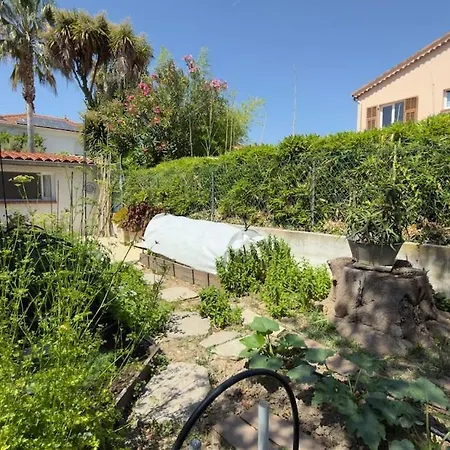 Garden Close *