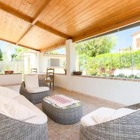 Daire Garden Close
